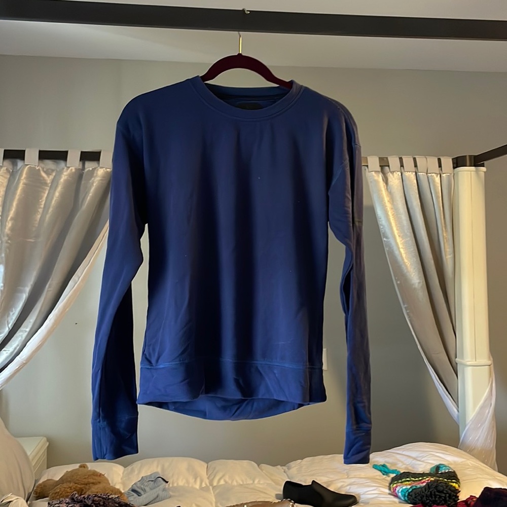 navy blue under armor crew neck sweatshirt